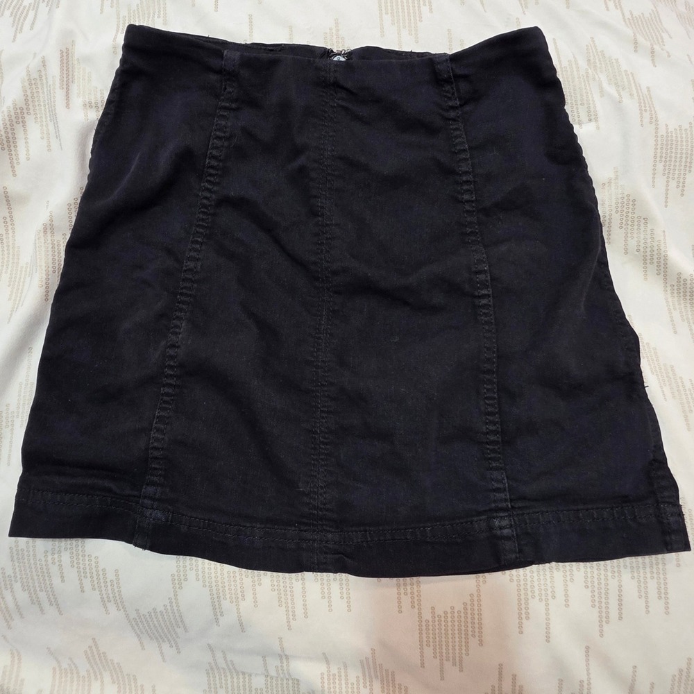 Free People Black Denim Mini Skirt Size 0 Back Zip Seamed Bodycon‎ OB410766